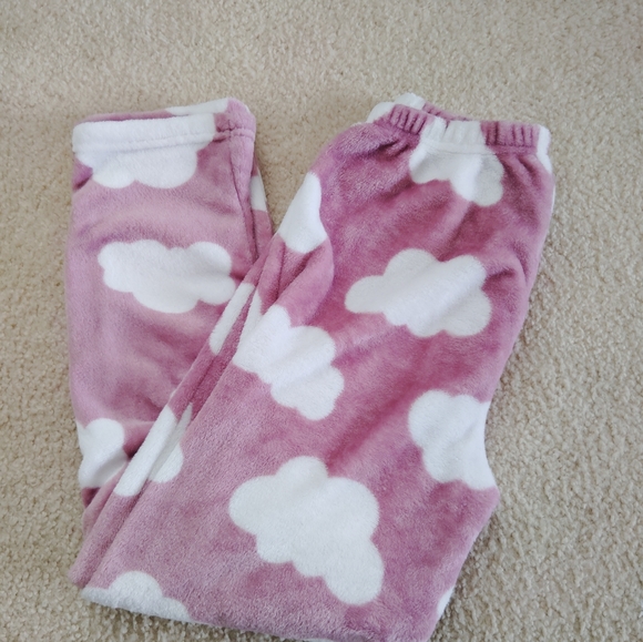 Pink and White Cozy Pajama Set with Cloud Pattern - Picture 2 of 4
